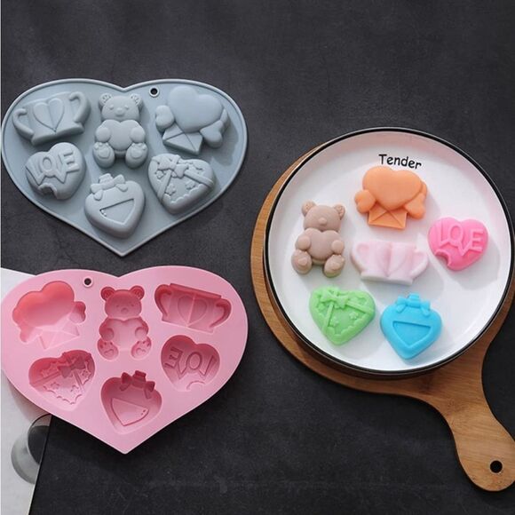 2PCS Fondant Molds Chocolate Molds Silicone Love Heart Bear Cookie Cake Molds - Picture 1 of 5